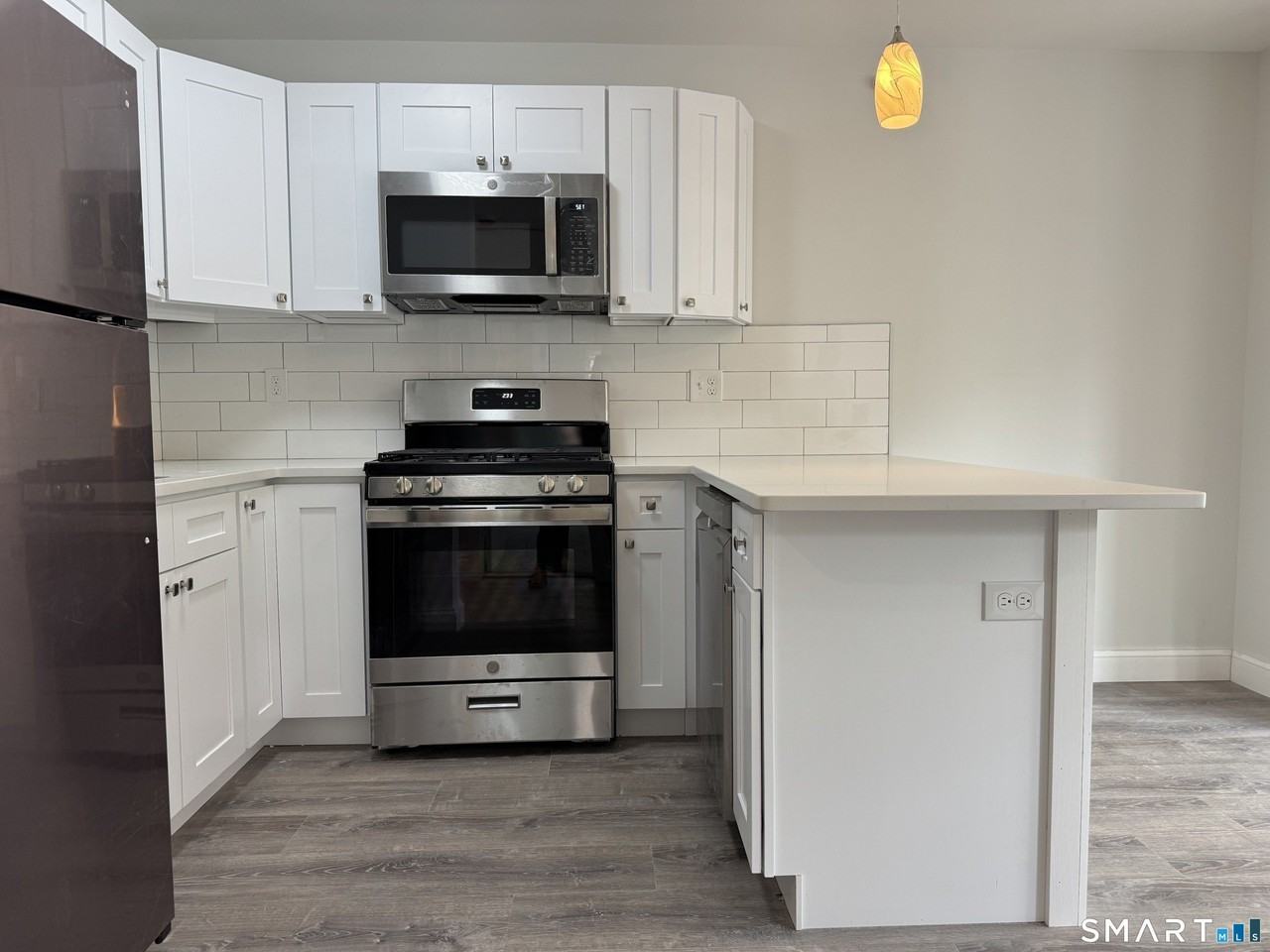 1085-8 Whalley Ave Unit 8 - Photo 5 of 12