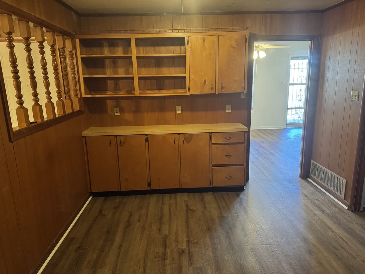 513 3rd St #513 - Photo 3 of 10