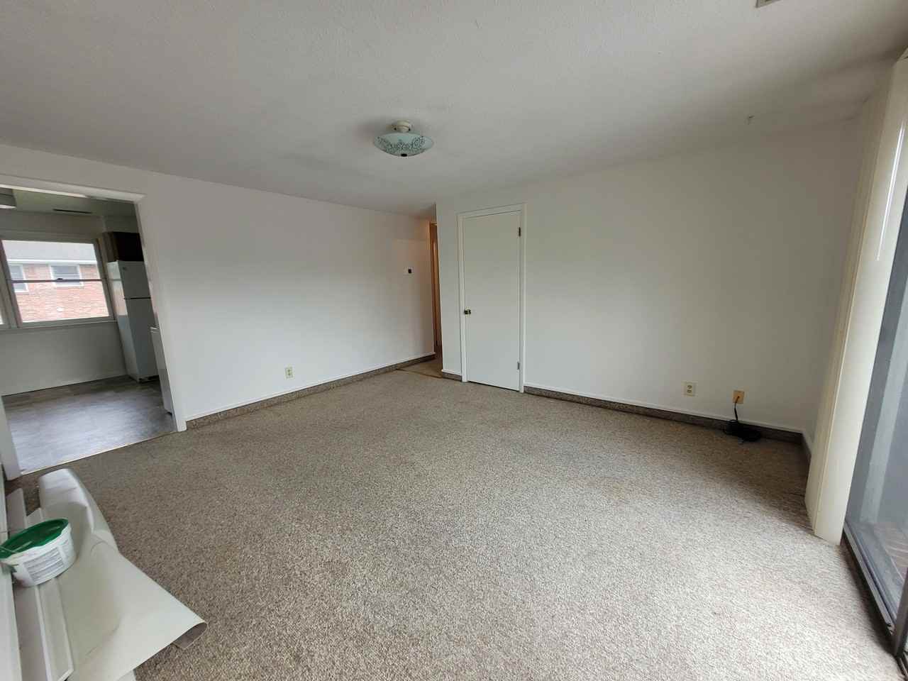 424 Greenville HwyApt I-4 #I4 - Photo 2 of 9