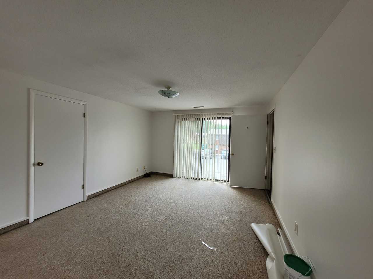 424 Greenville HwyApt I-4 #I4 - Photo 3 of 9