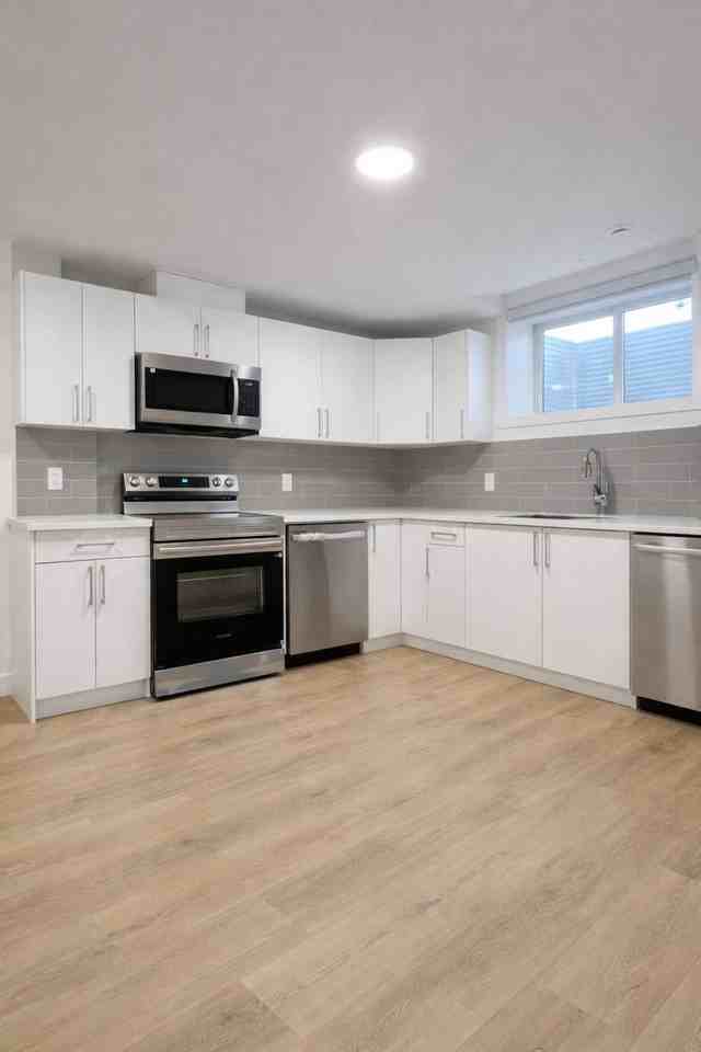 6626 42 Avenue - Photo 4 of 18