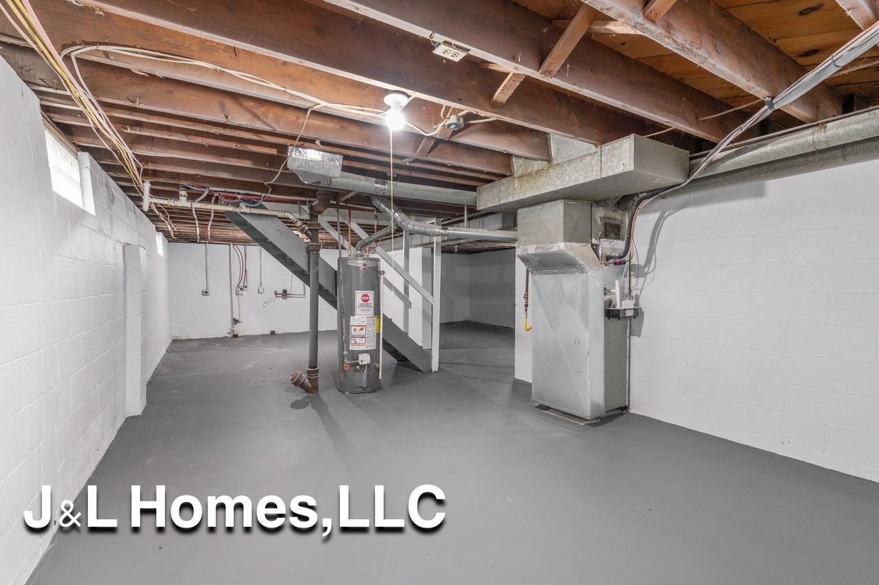 50 Florence Ave #1 - Photo 3 of 16