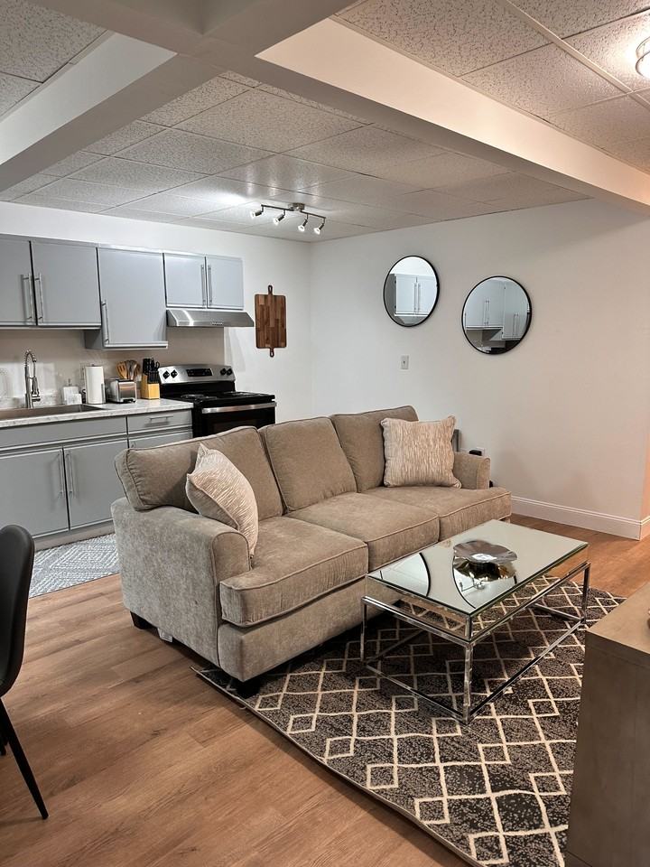 312 Union St #4 - Photo 4 of 16