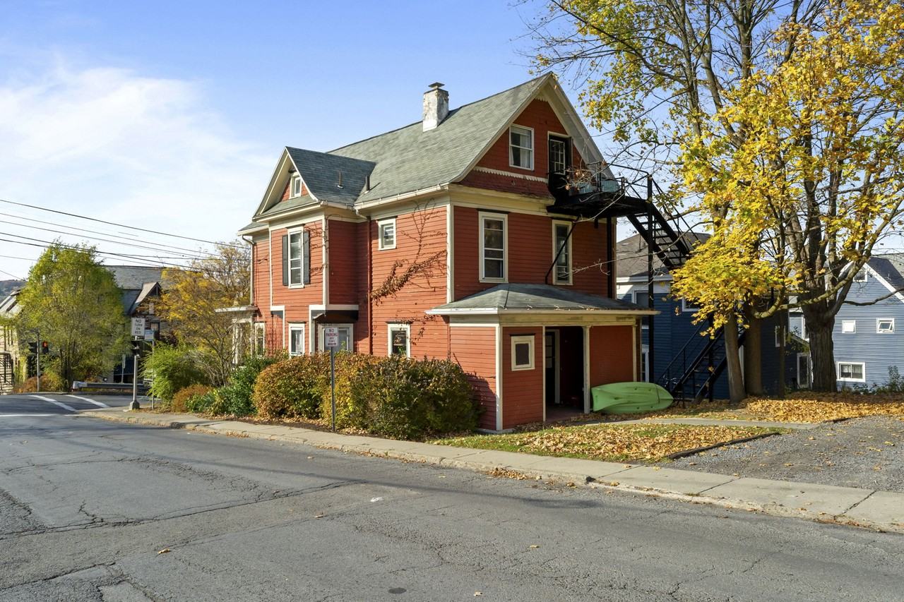 517 S Aurora St #2 - Photo 4 of 47