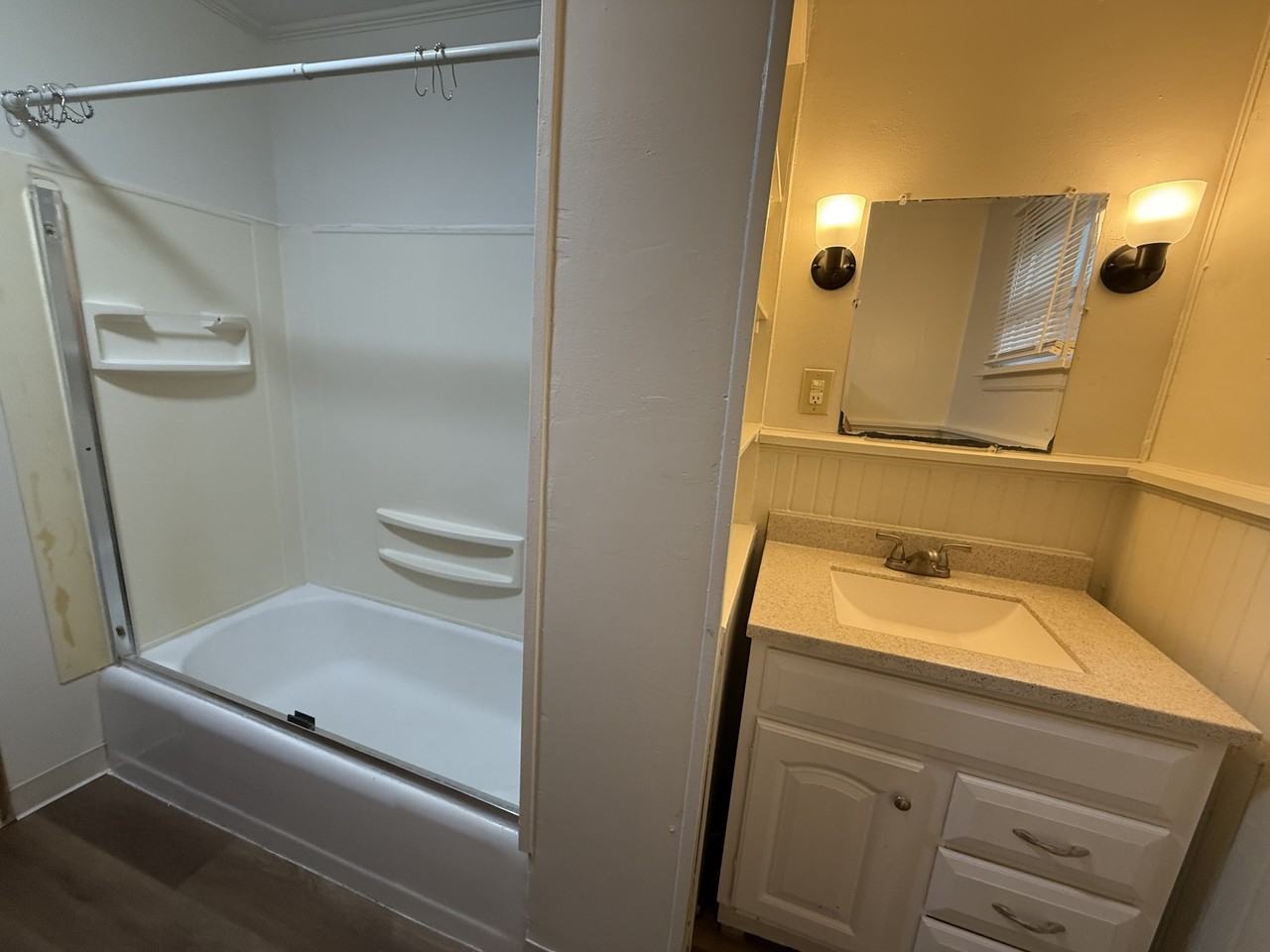 517 S Aurora St #2 - Photo 6 of 47
