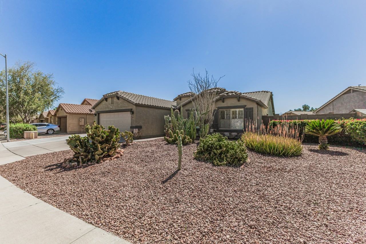 17475 West Spring Lane - Photo 3 of 21