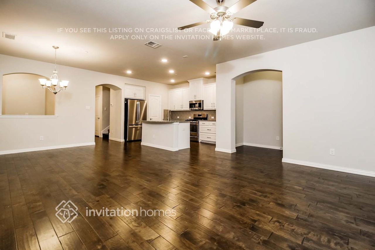 4417 Blackjack Oak Dr - Photo 4 of 16