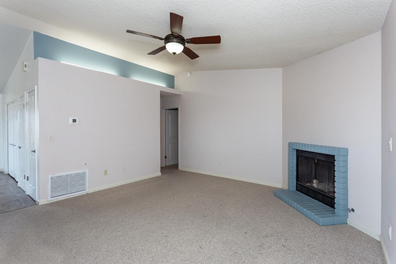 3099 Peaks View Ln Unit 4d #4D - Photo 3 of 19