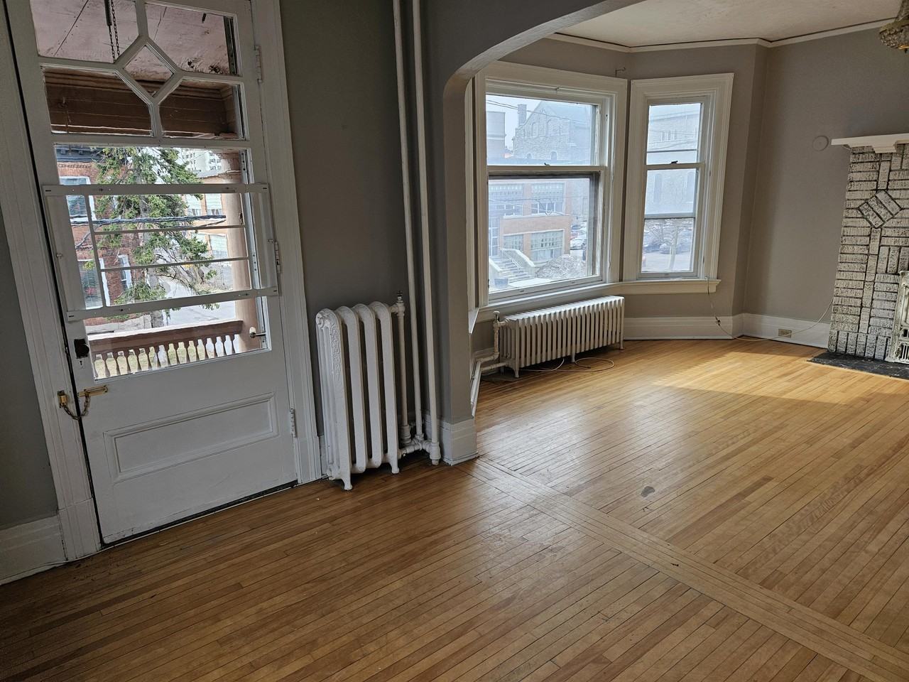 209 Wilbrod St #2 - Photo 2 of 8