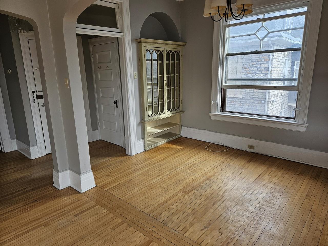 209 Wilbrod St #2 - Photo 3 of 8