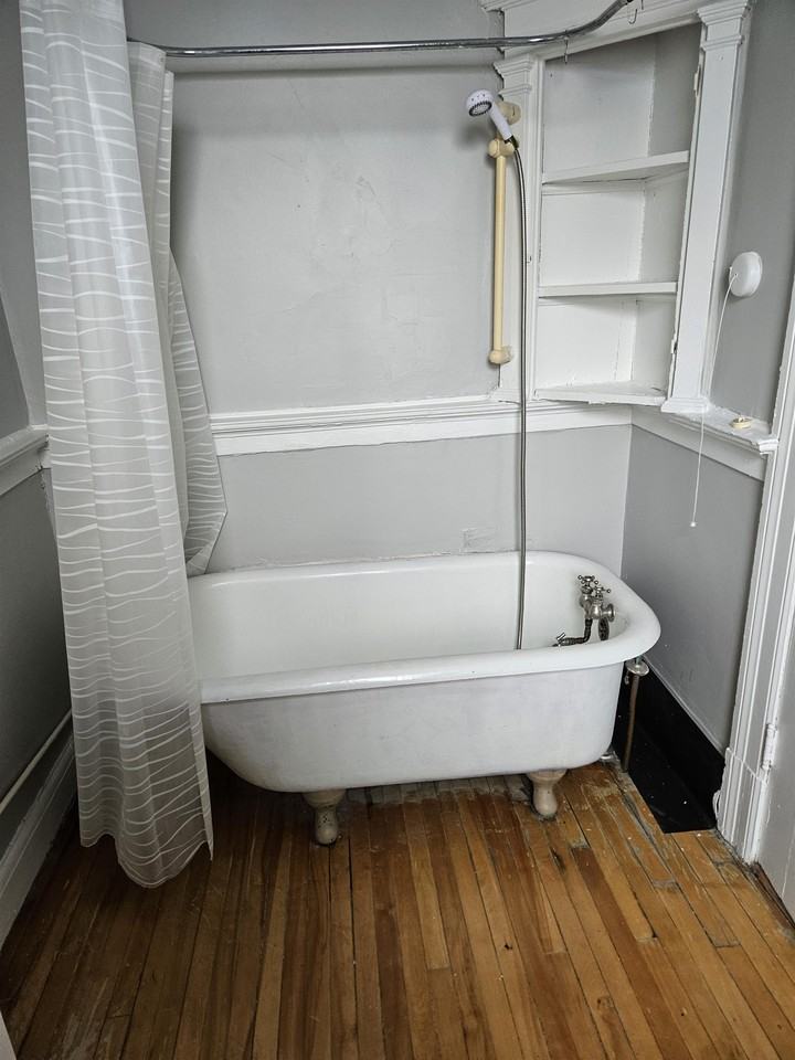 209 Wilbrod St #2 - Photo 6 of 8