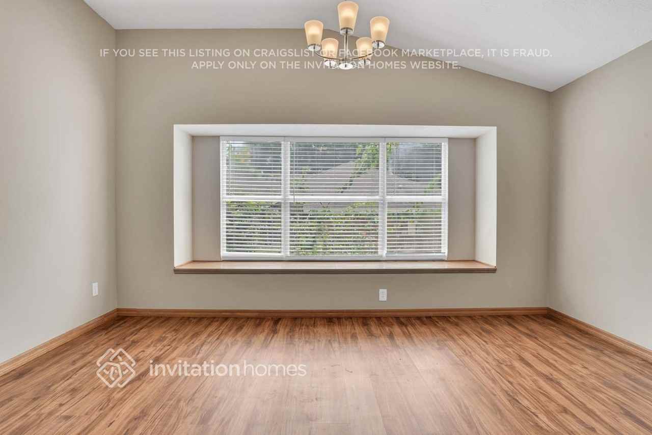 10411 Myakka Dr - Photo 7 of 21