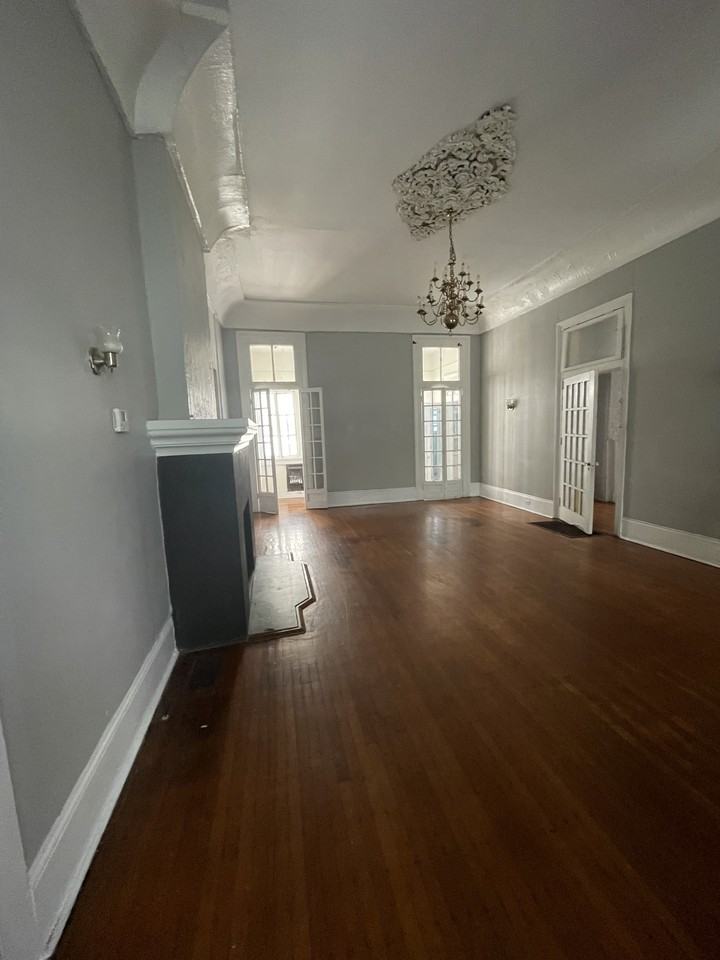 1915 Napoleon Ave - Photo 2 of 17