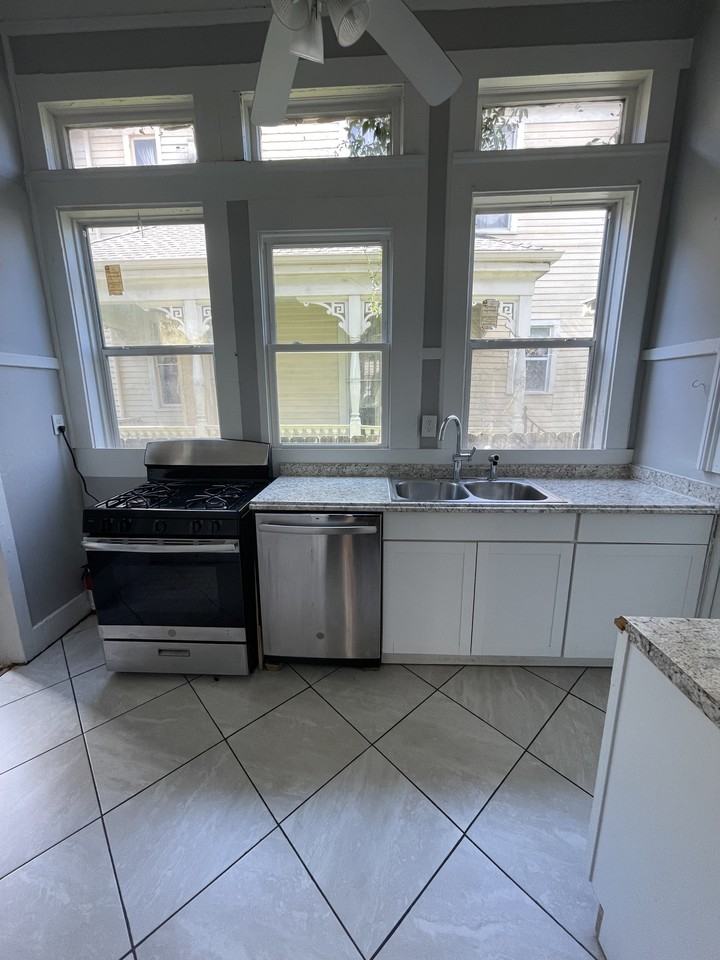 1915 Napoleon Ave - Photo 3 of 17