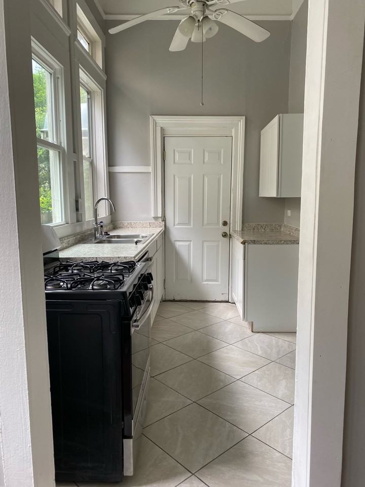 1915 Napoleon Ave - Photo 7 of 17