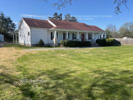 featured image of 915 Rome Pike