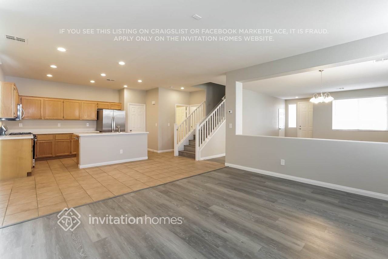 8291 Gilded Crown Ct - Photo 4 of 16