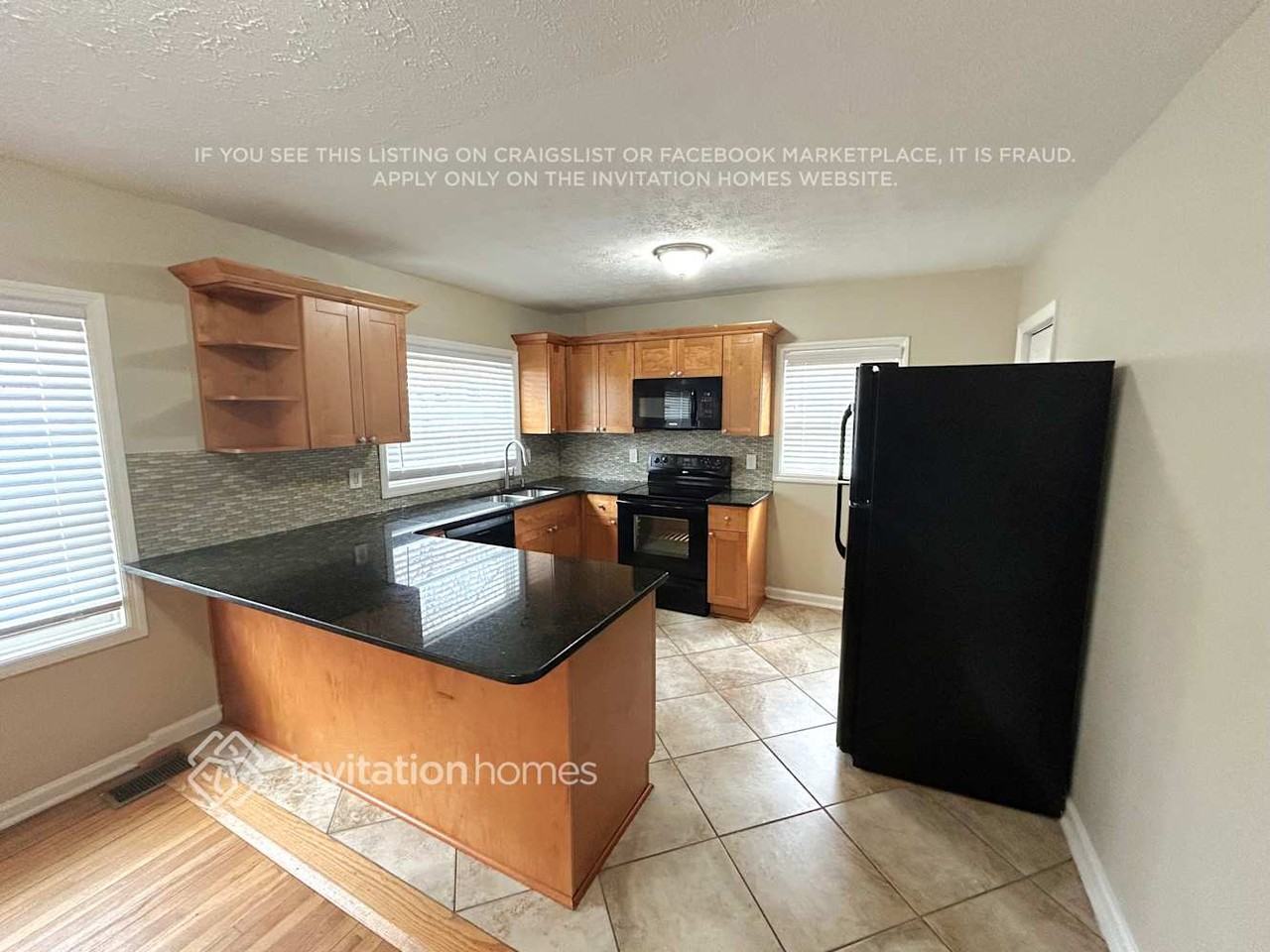 2771 Joyce Ave - Photo 5 of 11