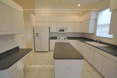 7914 Stirling Bridge Blvd S - Photo 4 of 12