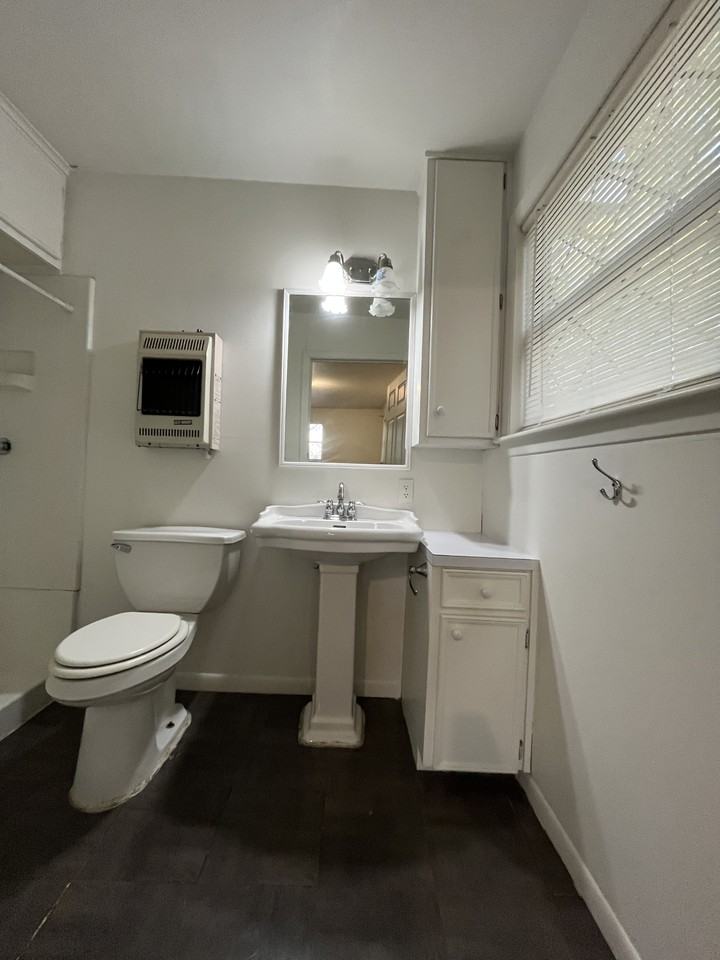 2048 Oak Ave #1 - Photo 6 of 15