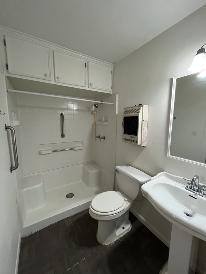 2048 Oak Ave #1 - Photo 7 of 15