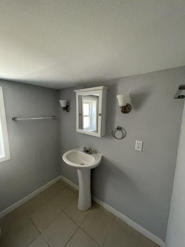 2625 Jefferson Ave #A - Photo 2 of 8