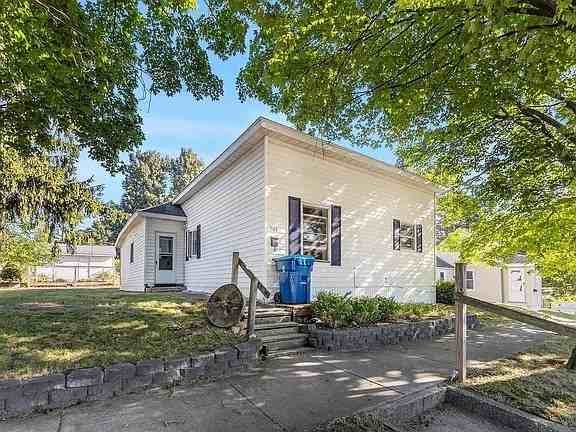 703 West Dowland Street #1 - Photo 2 of 19