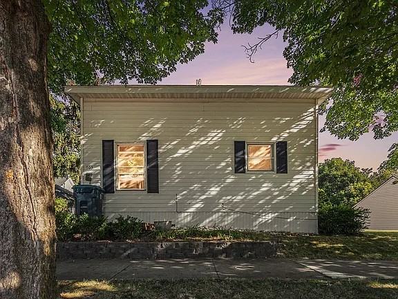 703 West Dowland Street #1 - Photo 3 of 19