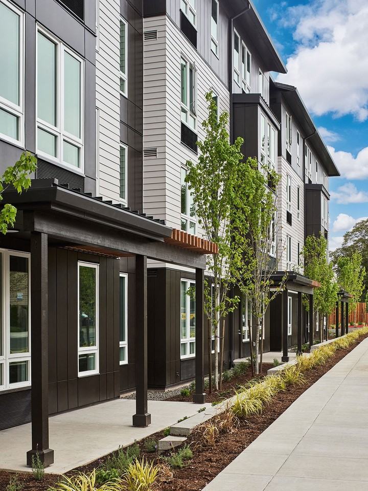 Crescent Court - Photo 2 of 24