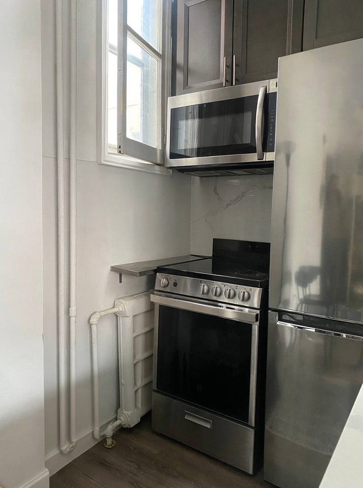 455 Besserer Street - Photo 3 of 8