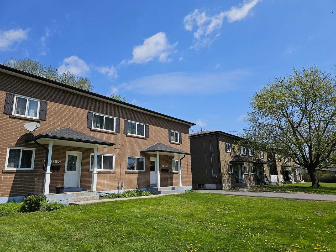 8392 - 8424 Willoughby Dr - Photo 2 of 23