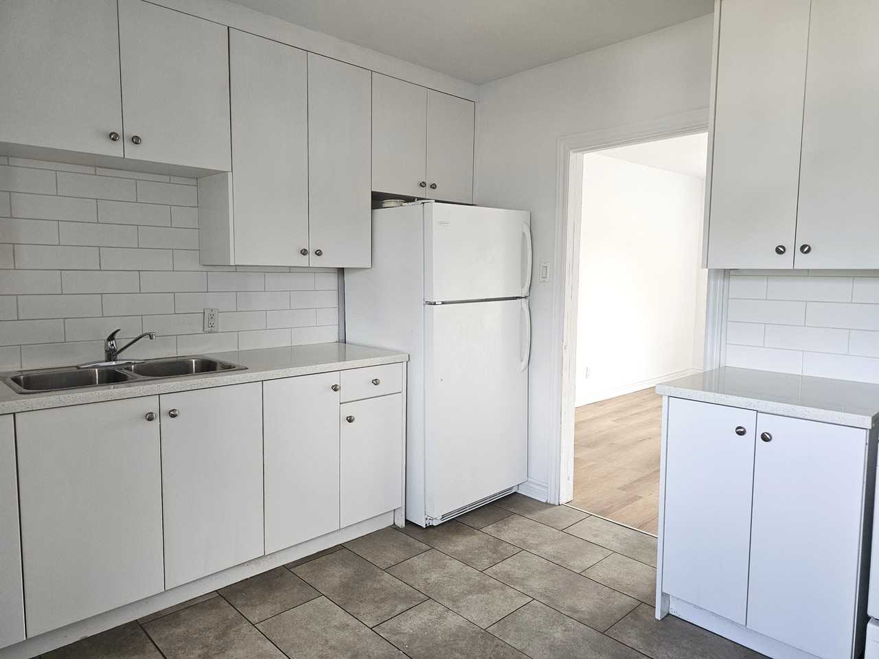 8392 - 8424 Willoughby Dr - Photo 4 of 23