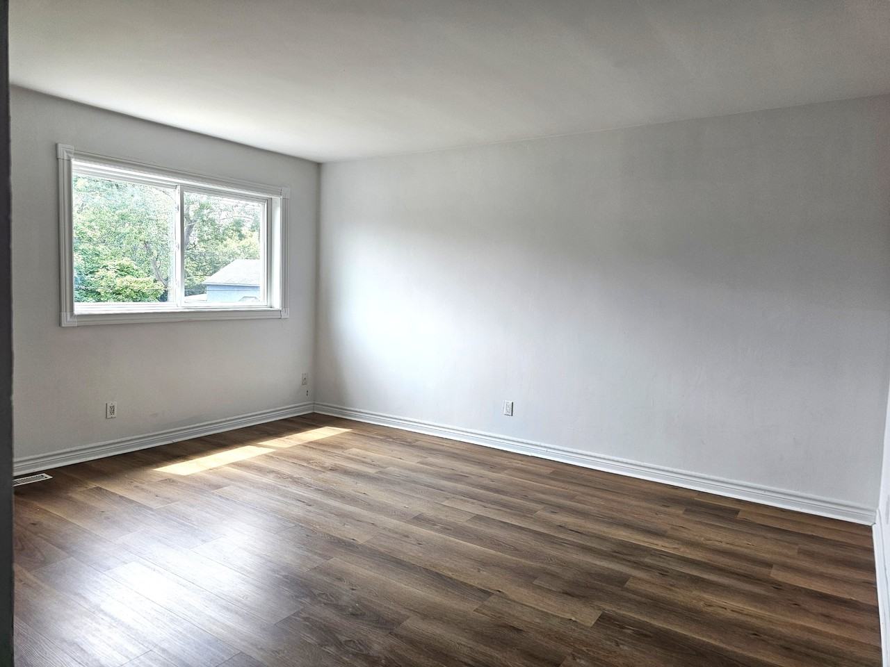 8392 - 8424 Willoughby Dr - Photo 5 of 23