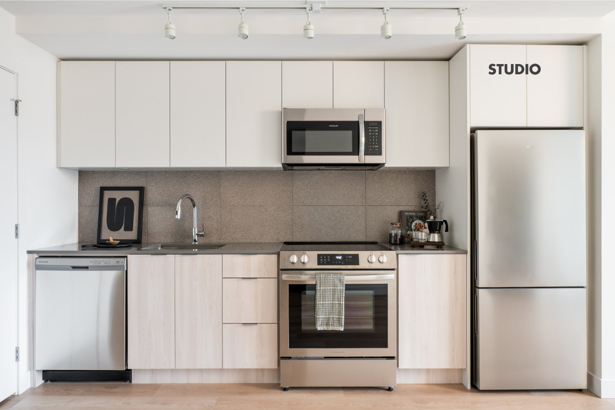 Eastward - Photo 6 of 50