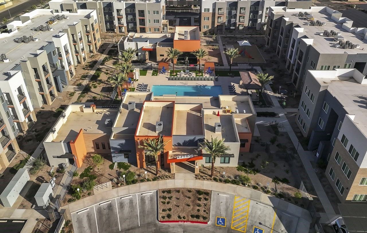 67 Flats - Photo 7 of 32