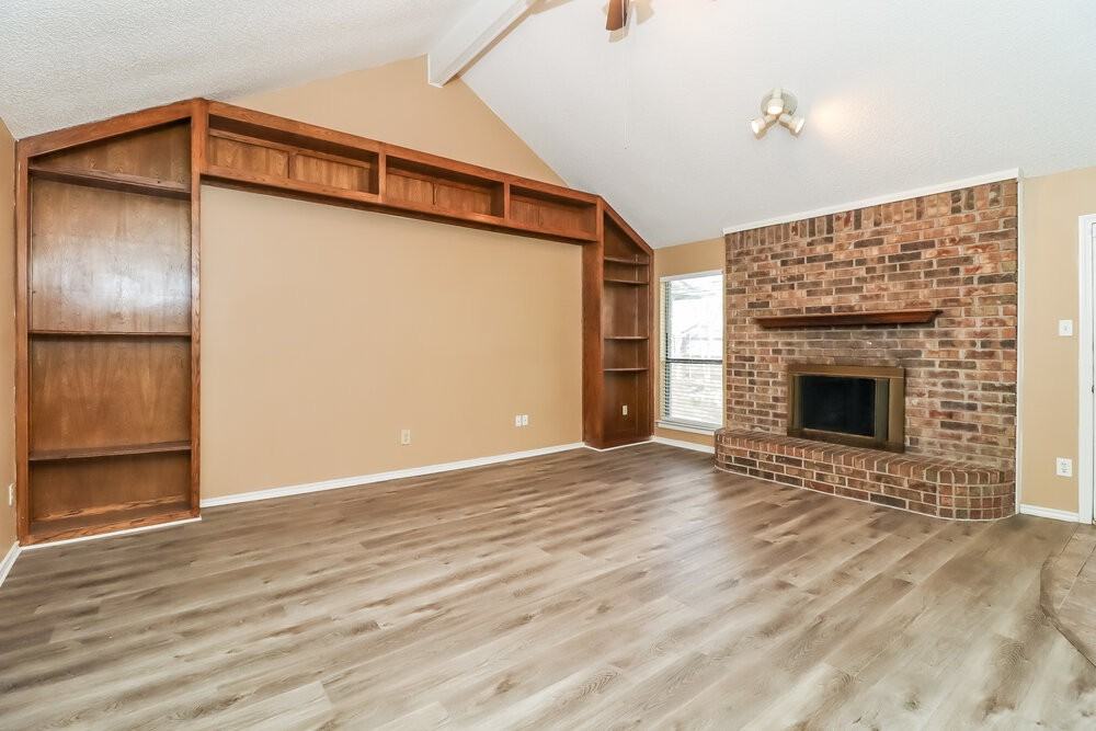 4900 Barberry Dr - Photo 7 of 19