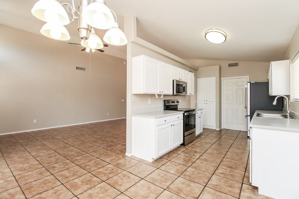 1702 W Jupiter Way - Photo 7 of 19