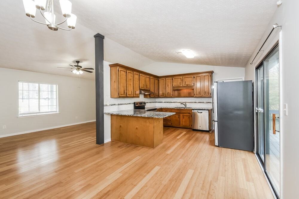 1890 Lamplighter Way - Photo 7 of 16