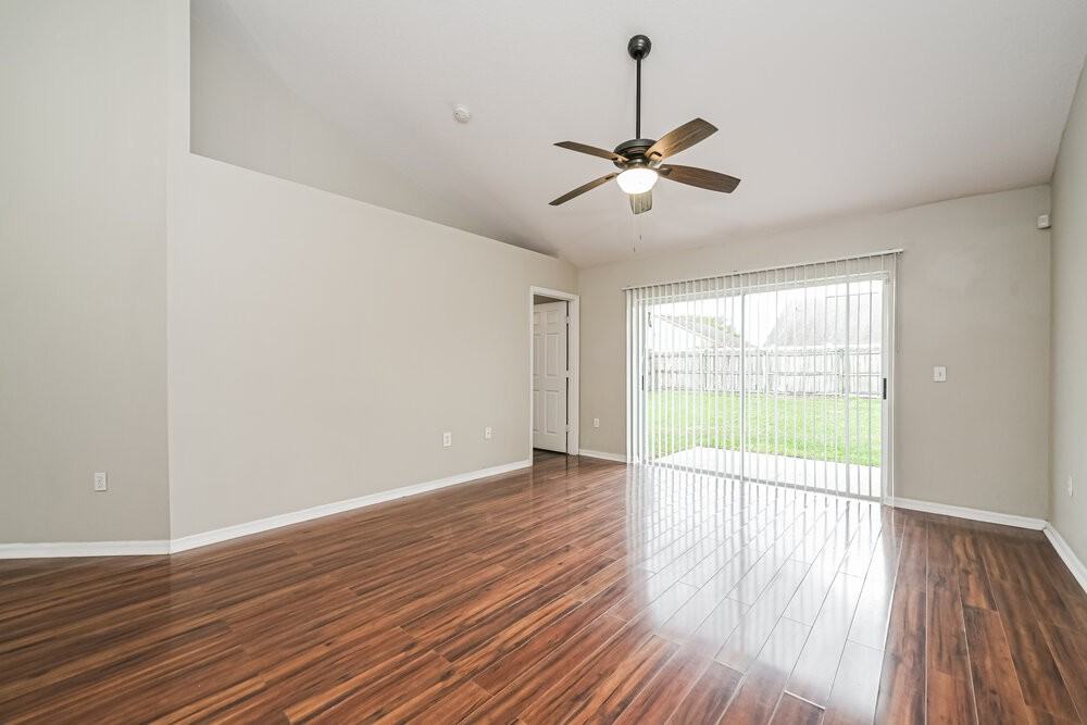 3355 Kelsey Ln - Photo 3 of 16