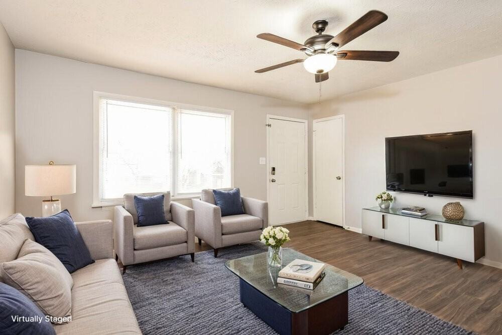 10180 Foxfire Ter - Photo 3 of 19