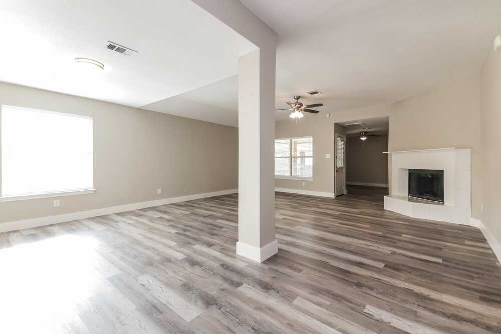 7713 Dockside Dr - Photo 4 of 16