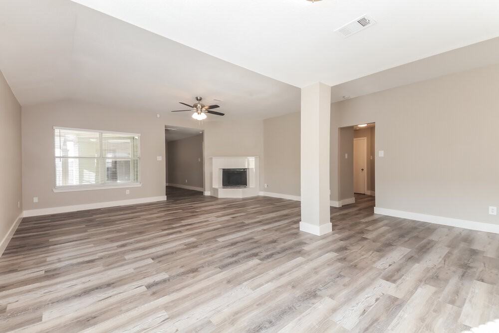 7713 Dockside Dr - Photo 5 of 16