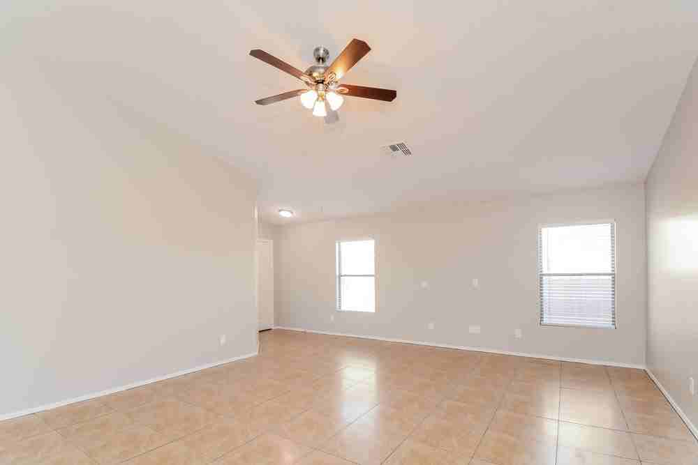 12530 W Willow Ave - Photo 5 of 20