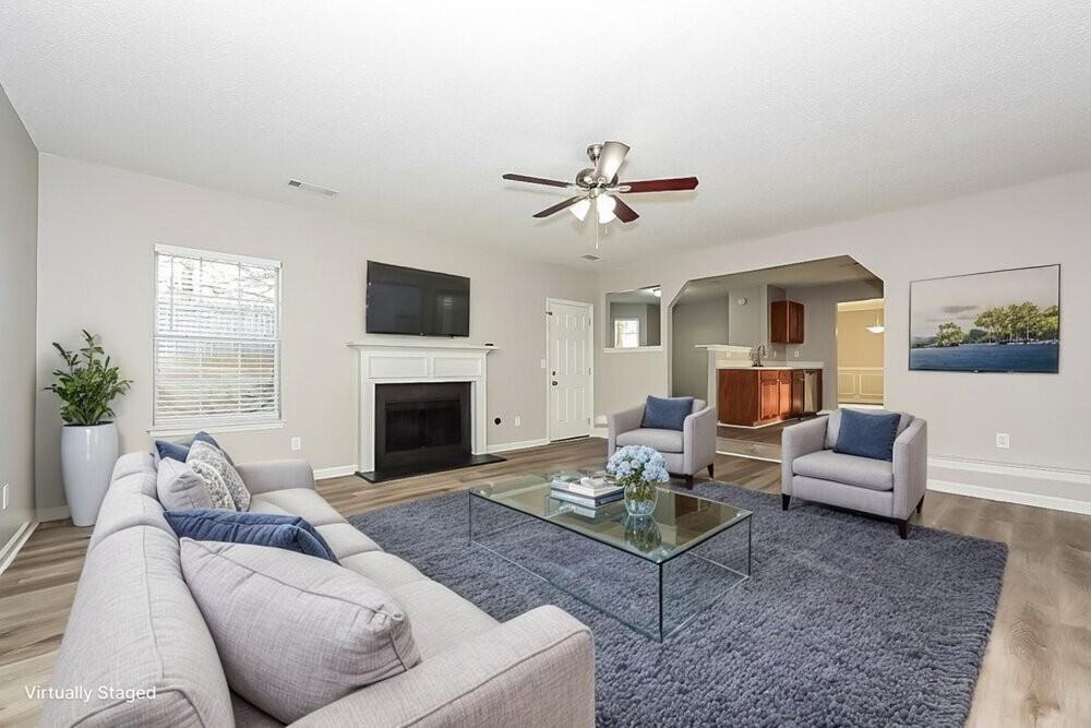 936 Brisley Cir - Photo 4 of 20