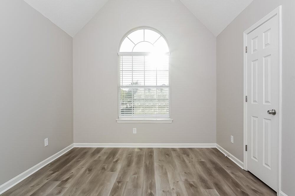 936 Brisley Cir - Photo 6 of 20