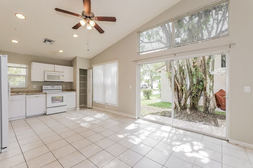 1910 Capeside Cir - Photo 6 of 16