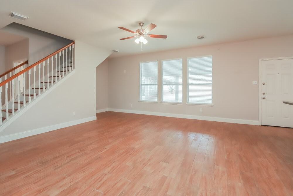 553 Small Cedar Dr - Photo 4 of 17