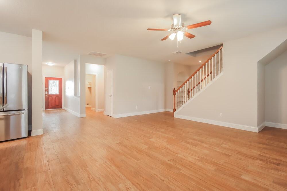 553 Small Cedar Dr - Photo 5 of 17