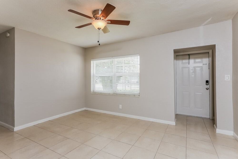 6020 Ne 3rd Ter - Photo 4 of 16