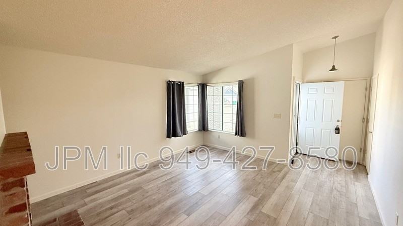 1747 Bluehaven Dr - Photo 5 of 14